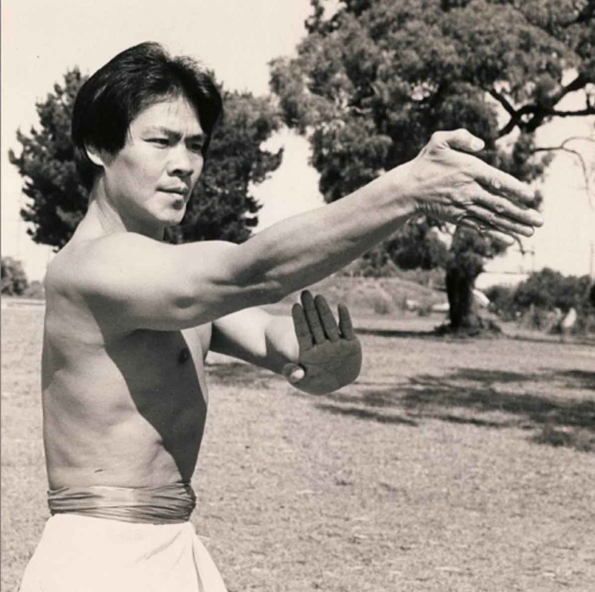 William Cheung demonstrating biu jee technique